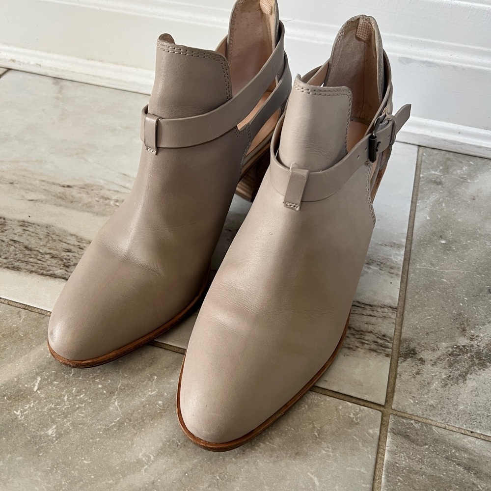 Bass & co. Sylvia Grey Leather Buckle Womens Ankle Booties Size 8. - Picture 3 of 12